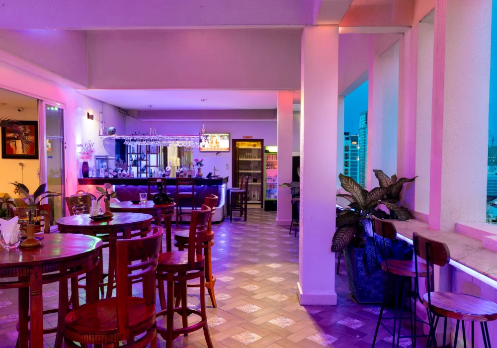 Phnom Penh Katari Hotel Sky Bar16