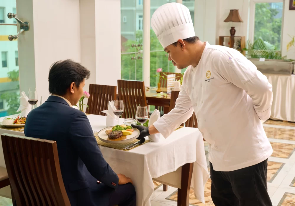 Phnom Penh Katari Hotel dinig10